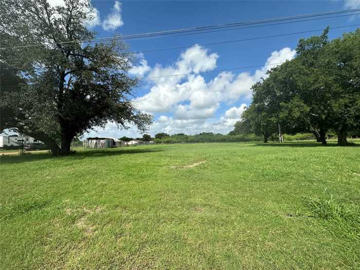 photo 1: tbd Avenue G, Lexington TX 78947