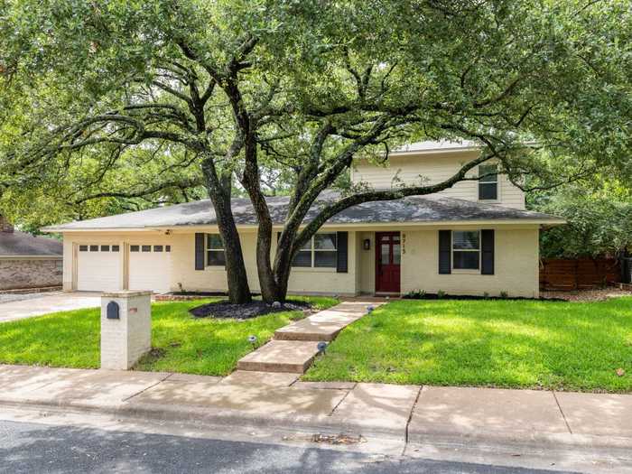 photo 2: 8715 Tallwood Drive, Austin TX 78759