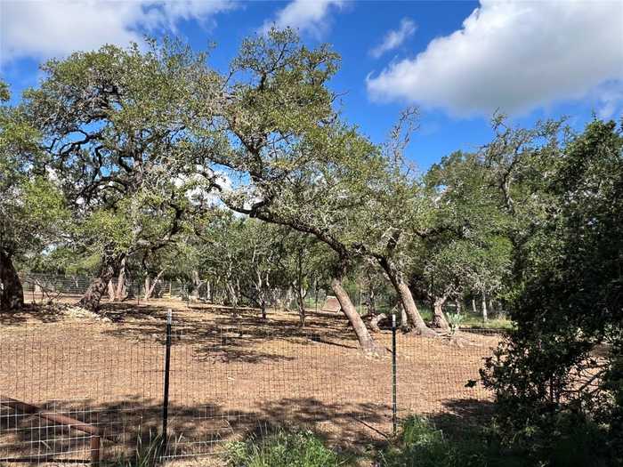 photo 1: 510 Camino De Rancho, Wimberley TX 78676