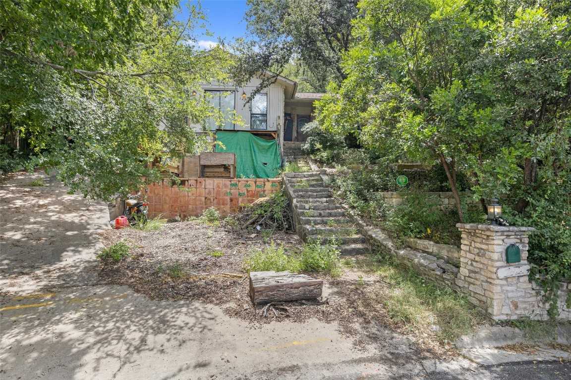 photo 3: 2400 Rockingham Circle, Austin TX 78704