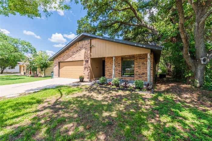 photo 2: 819 S Pecan Avenue, Luling TX 78648