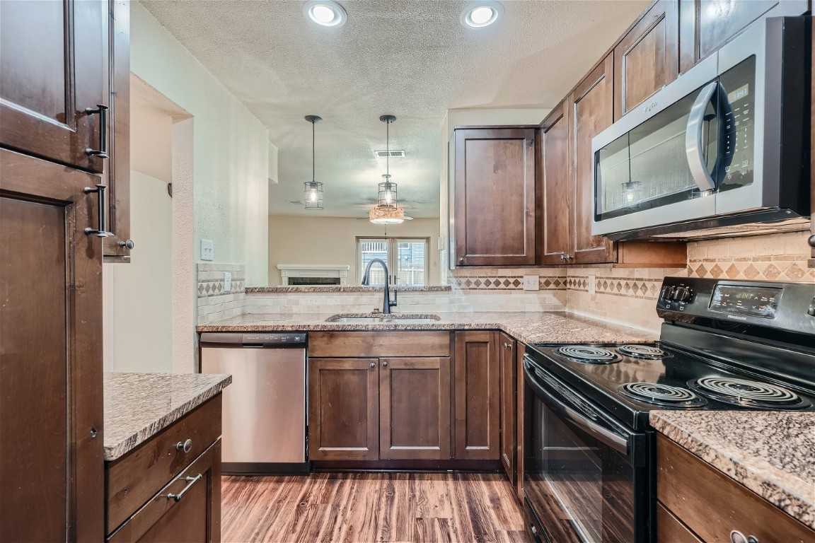 photo 3: 2018 W Rundberg Lane Unit 14D, Austin TX 78758