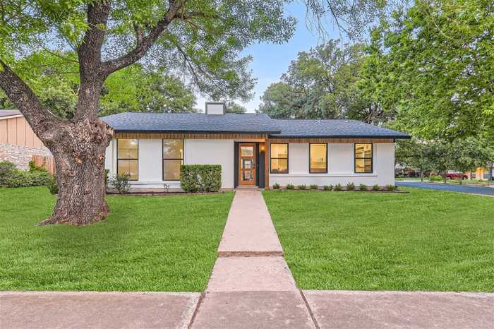 photo 2: 5700 Lewood Drive, Austin TX 78745