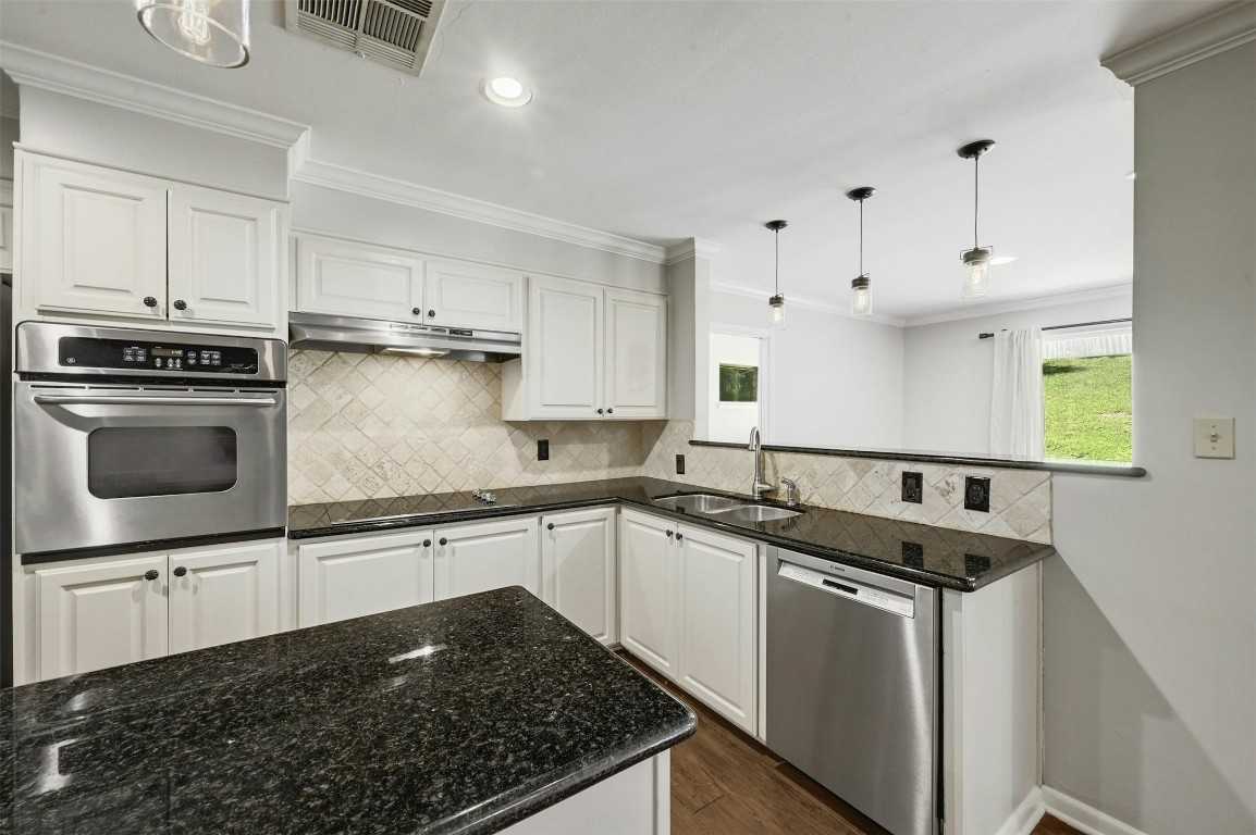 photo 3: 4905 Southcrest Drive, Austin TX 78746