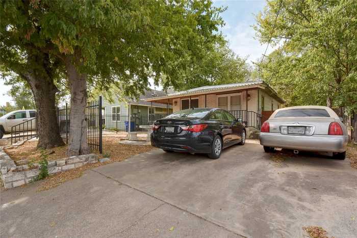 photo 9: 2909 E 5th Street, Austin TX 78702