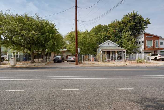 photo 2: 2907 E 5th Street, Austin TX 78702