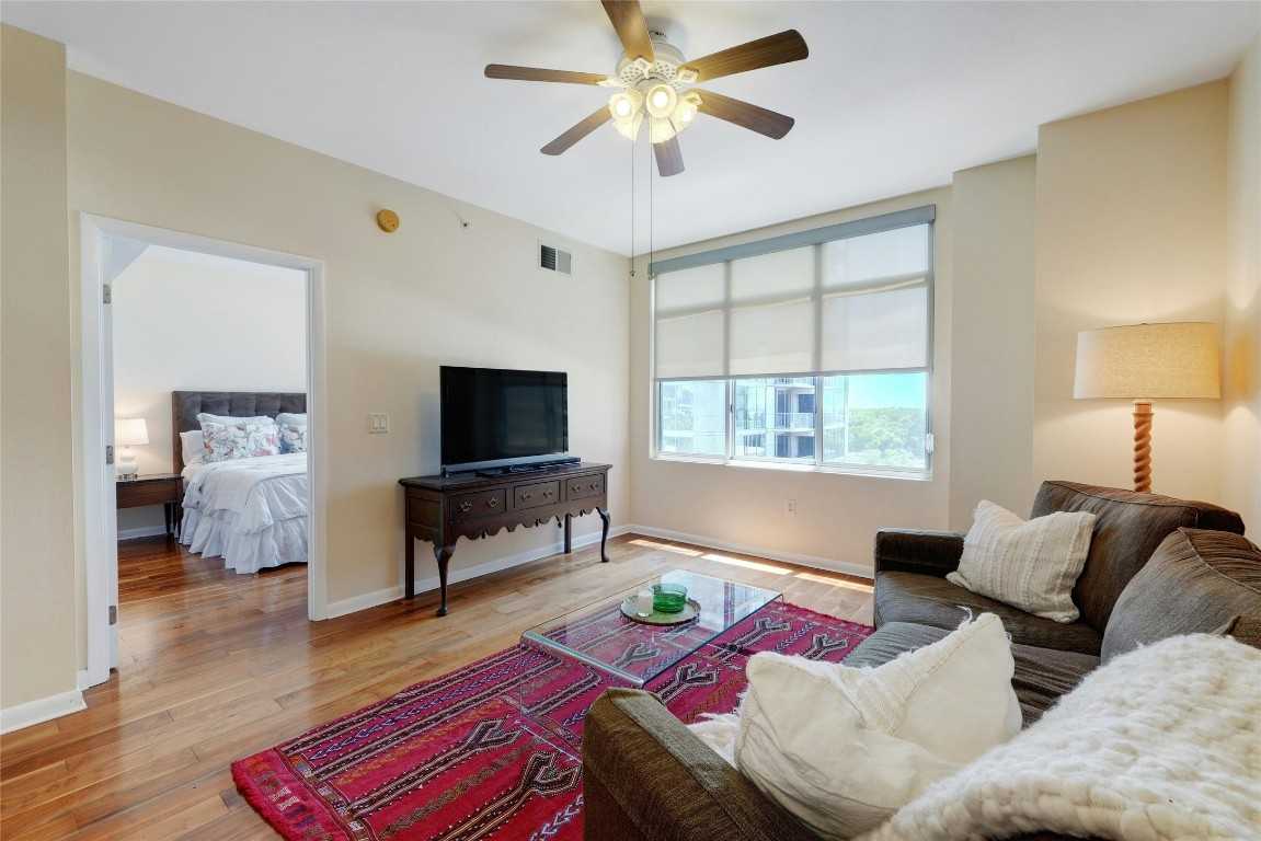 photo 3: 54 Rainey Street Unit 1017, Austin TX 78701