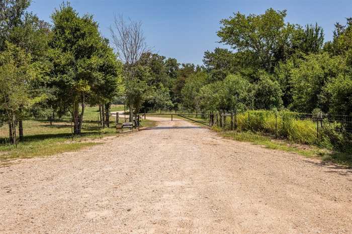 photo 37: 1506 County Road 113, Giddings TX 78942