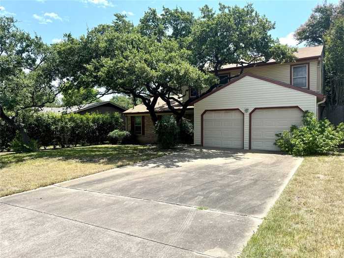 photo 1: 11601 Sterlinghill Drive, Austin TX 78758