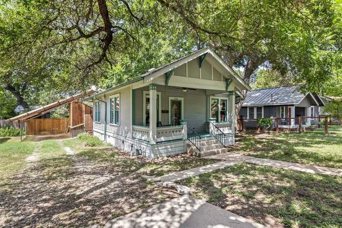 photo 2: 706 E Monroe Street, Austin TX 78704