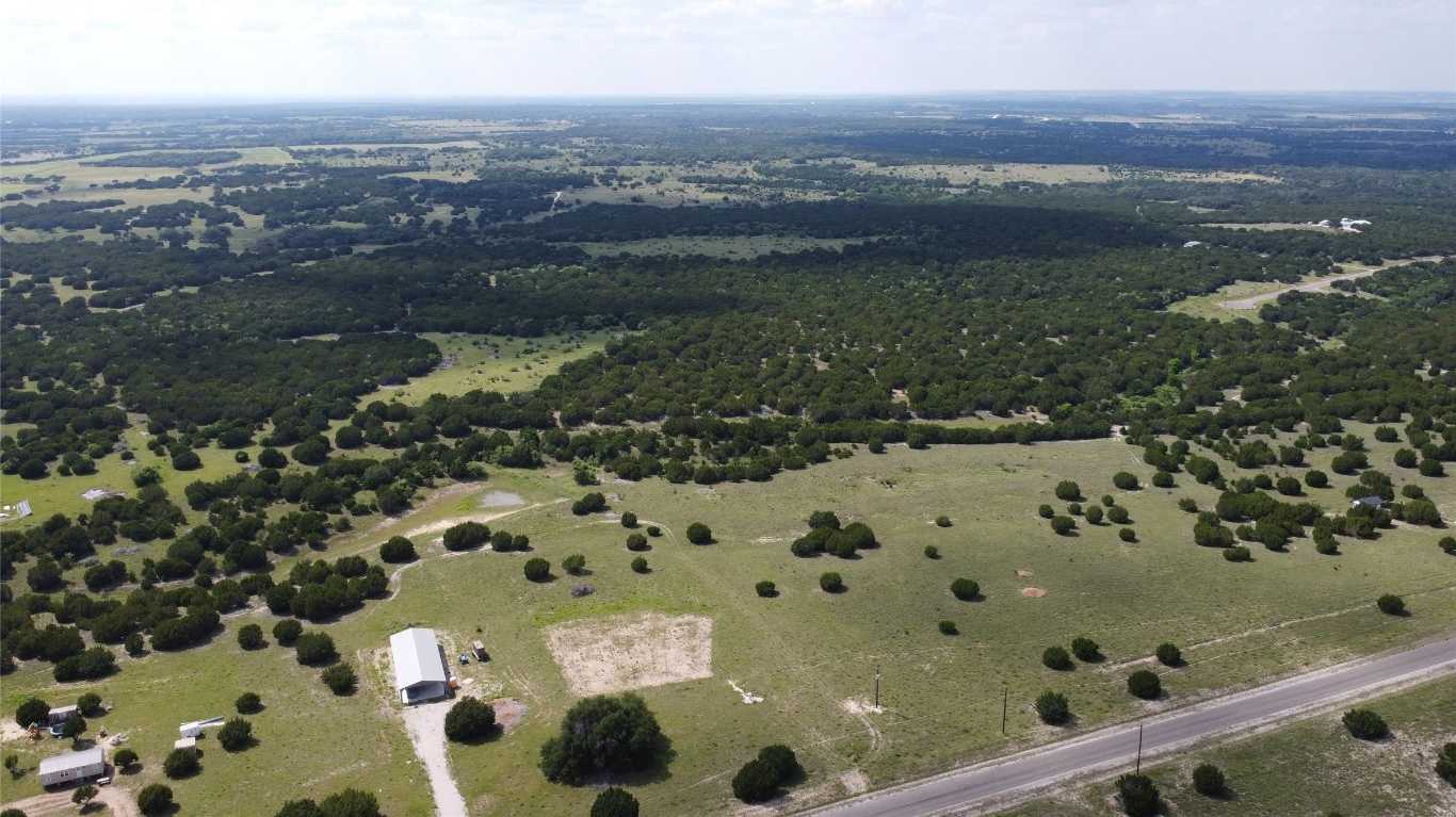 photo 1: 220 Rolling Hills Drive, Lampasas TX 76550