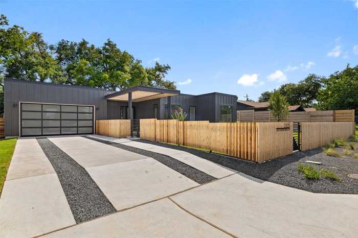 photo 36: 2305 Southern Oaks Drive, Austin TX 78745