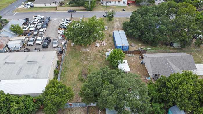 photo 2: 605 S Rhomberg Street, Burnet TX 78611