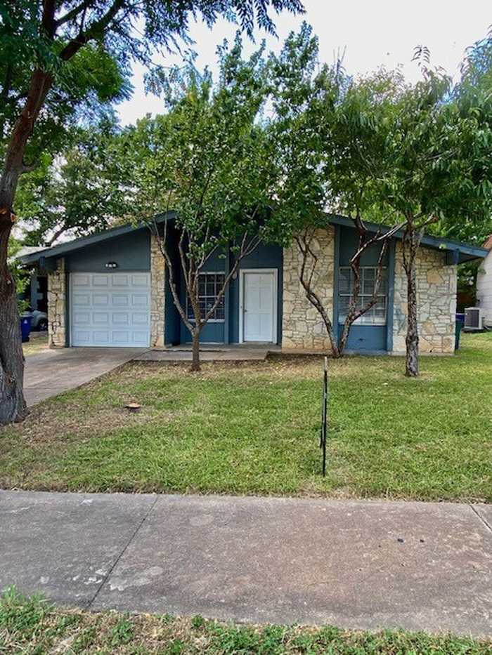 photo 1: 6510 Stonleigh Place, Austin TX 78744