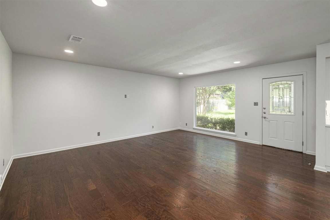 photo 3: 2802 Warren Street Unit B, Austin TX 78703