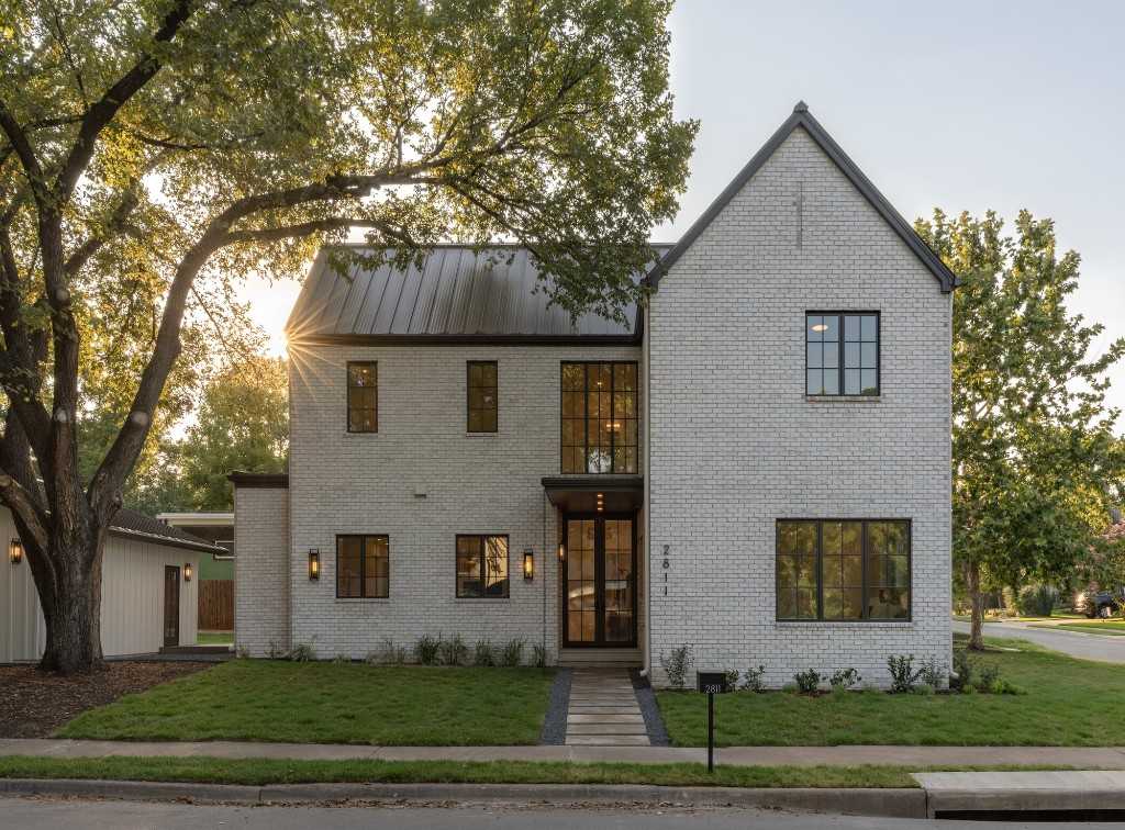 photo 1: 2811 W 50th St, Austin TX 78731