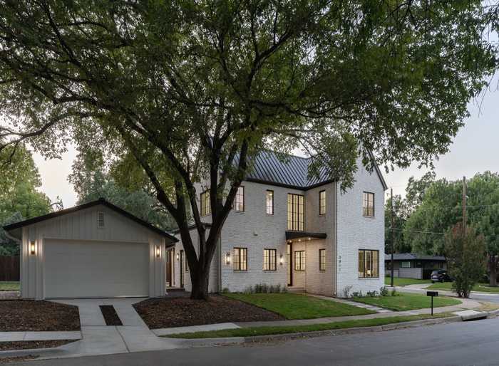 photo 2: 2811 W 50th St, Austin TX 78731