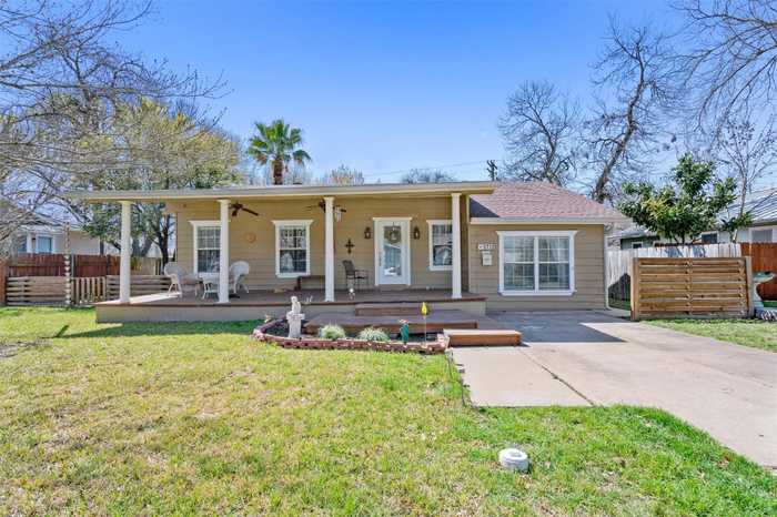 photo 1: 5712 Avenue D, Austin TX 78752