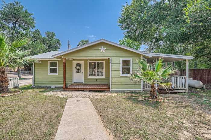 photo 1: 616 Arthur Street, Elgin TX 78621