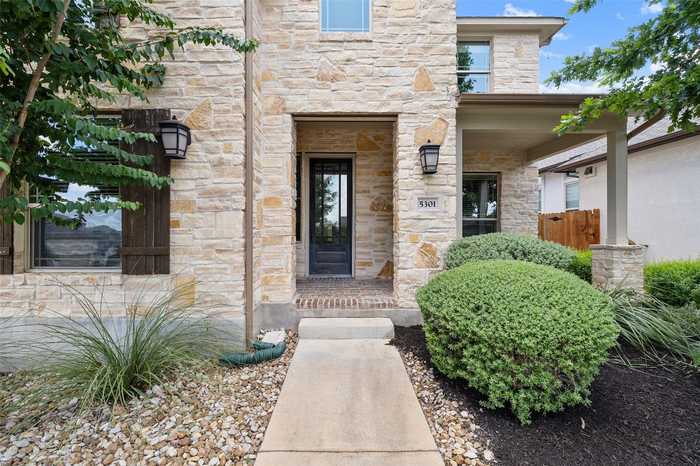 photo 1: 5301 Alonso Drive, Austin TX 78738