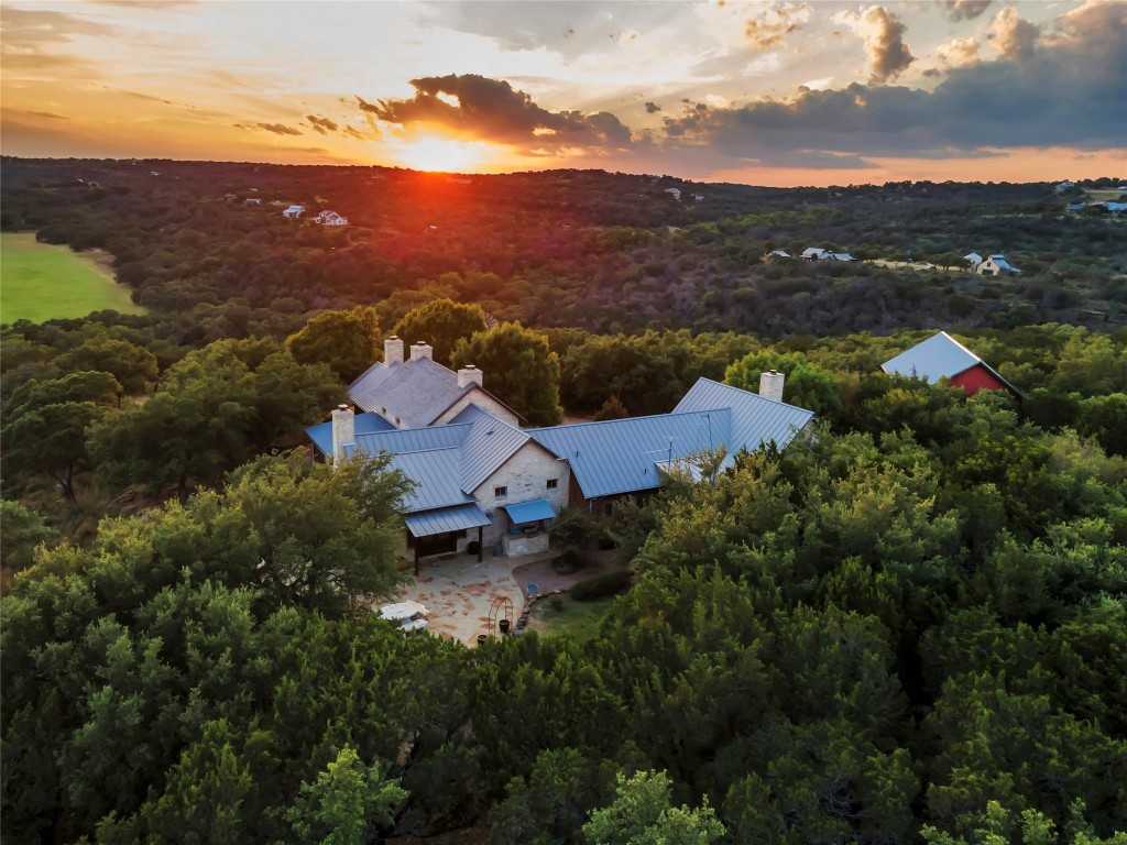 photo 3: 170 Sandstone Ridge Drive, Marble Falls TX 78654