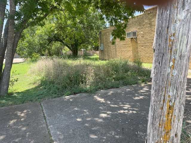 photo 1: 209 Central Avenue, Elgin TX 78621