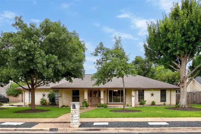 photo 2: 11415 Dosshills Drive, Austin TX 78750