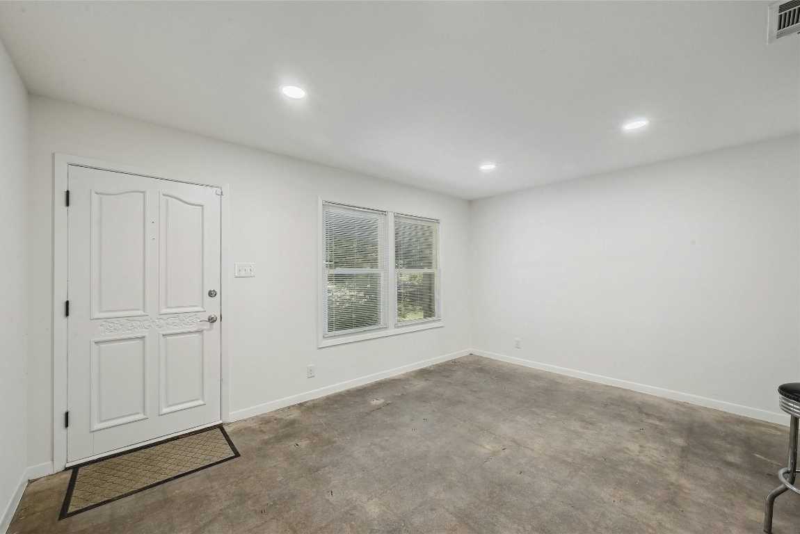 photo 3: 1500 Fairfield Drive, Austin TX 78757