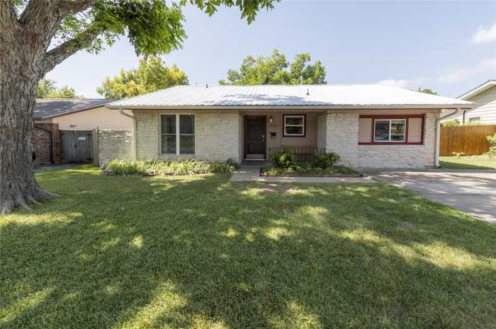 photo 2: 8703 Bridgeport Drive, Austin TX 78758