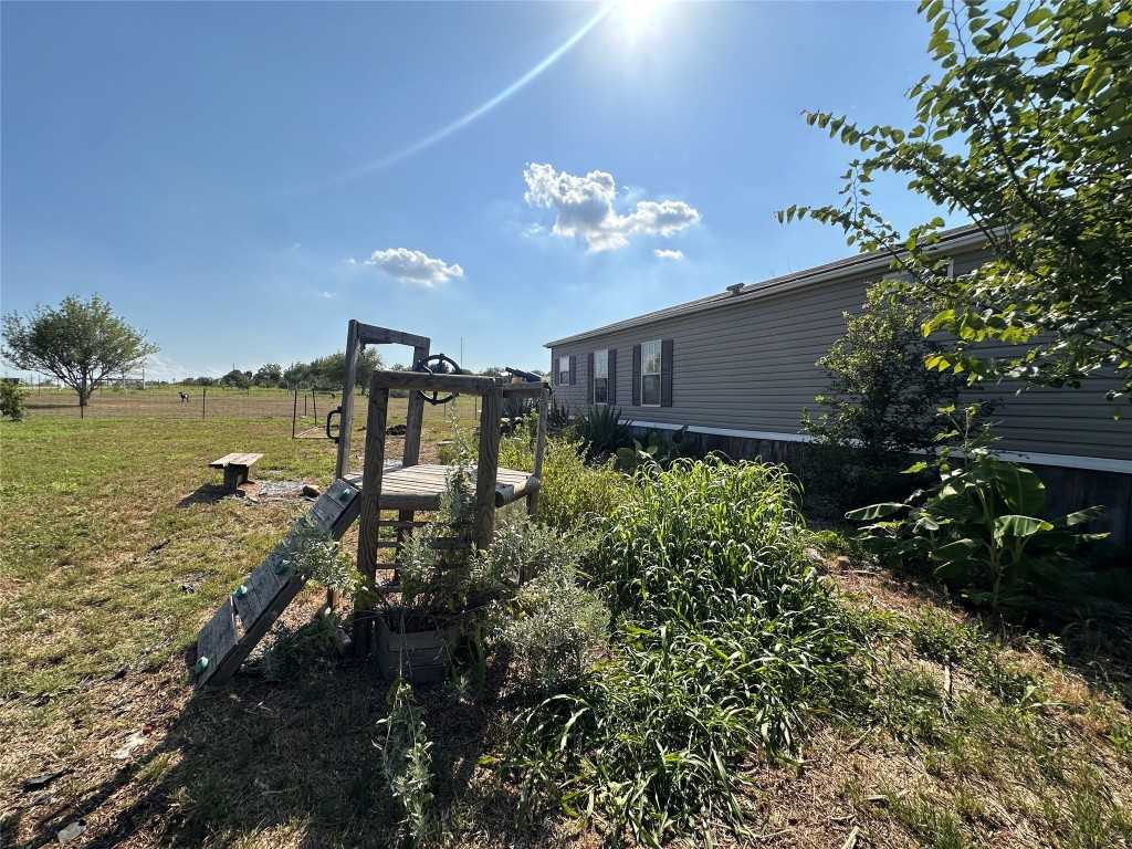 photo 3: 145 Indian Trail, Lockhart TX 78644