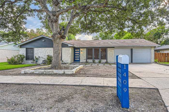 photo 2: 1409 Mearns Meadow Boulevard, Austin TX 78758