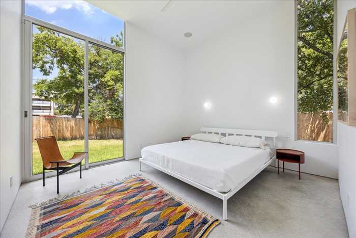 photo 2: 606 W 35th Street, Austin TX 78705