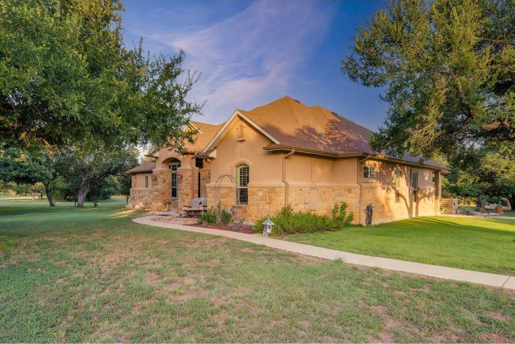 photo 3: 30201 LIVE OAK Trail, Georgetown TX 78633