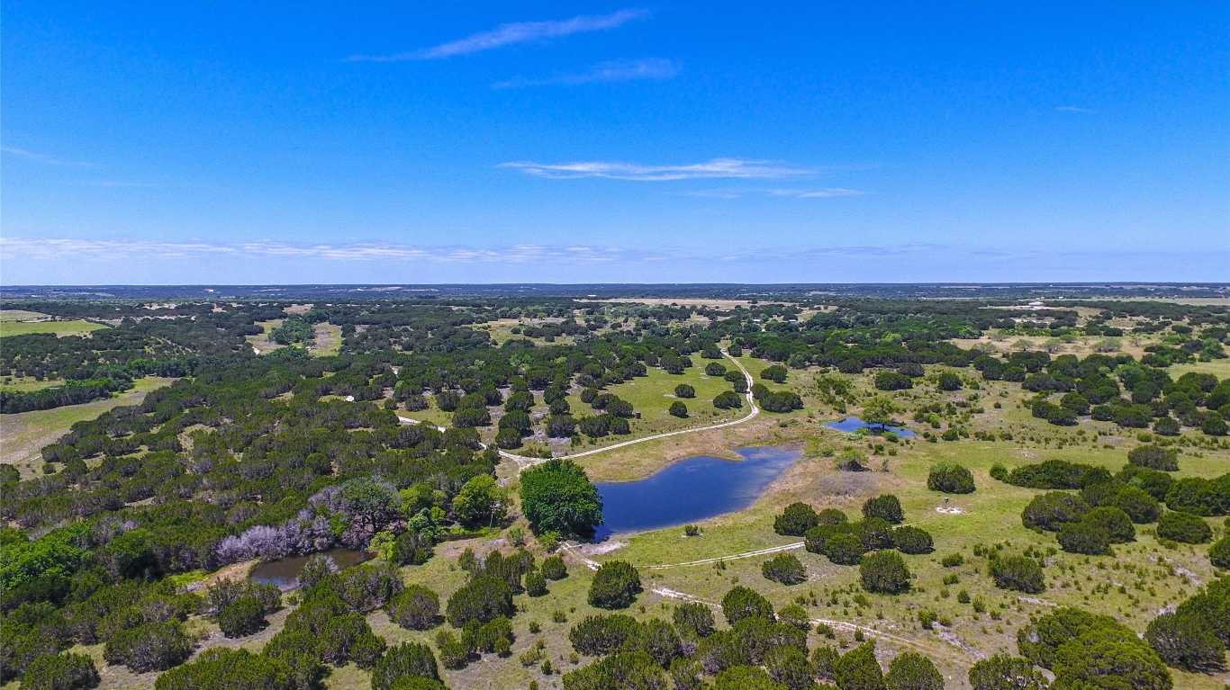 photo 2: 2940 County Road 203, Burnet TX 78611