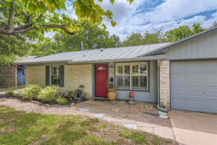 photo 2: 4905 Aberdeen Circle, Austin TX 78745