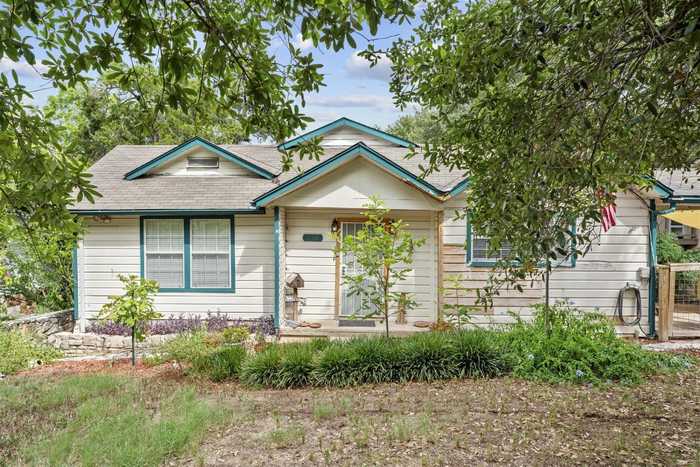 photo 1: 1105 Summit Street, Austin TX 78741