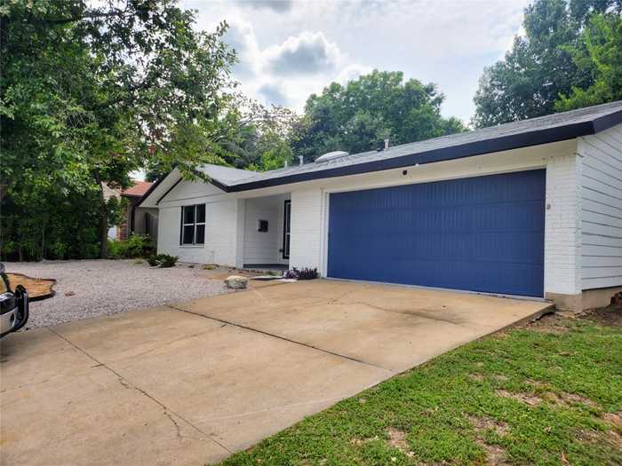 photo 2: 8804 Clarewood Drive, Austin TX 78758