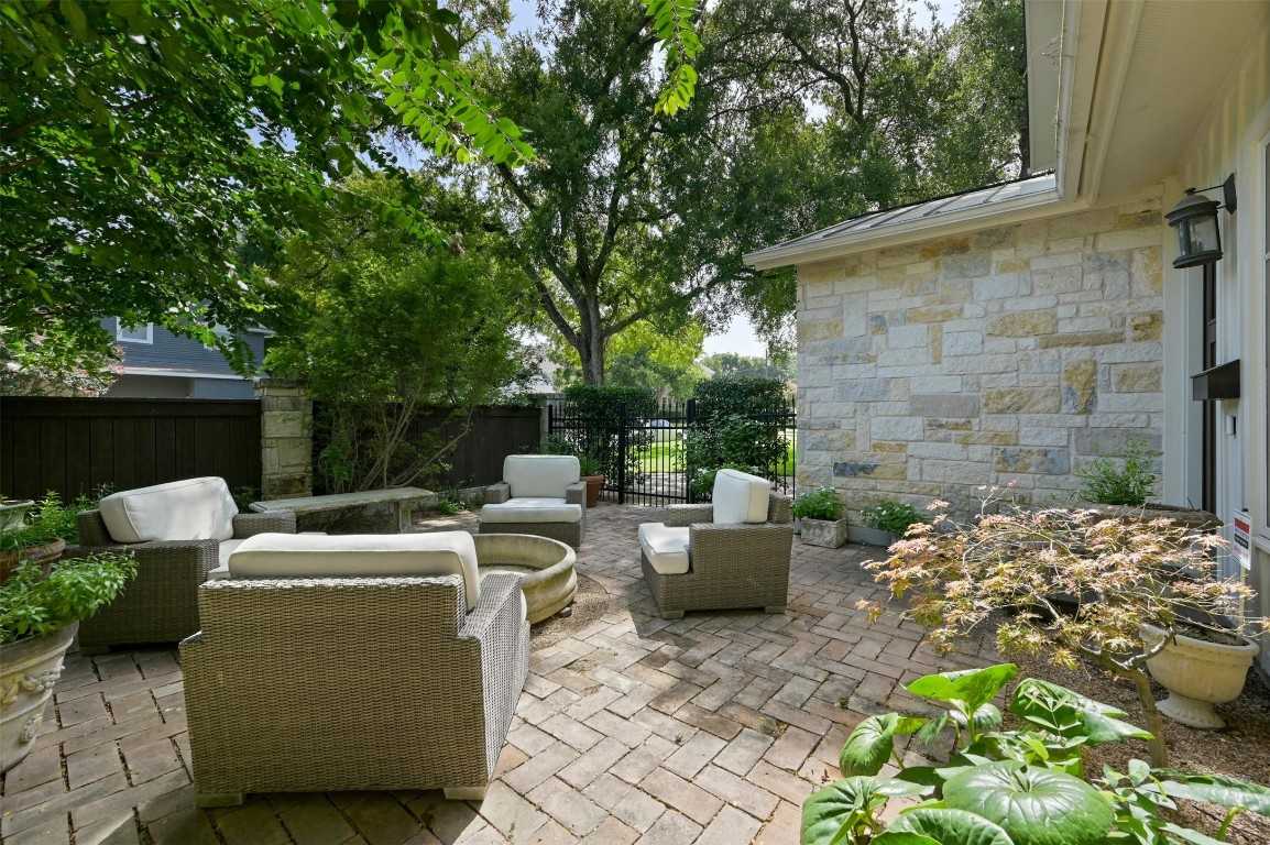 photo 3: 1617 Mohle Drive, Austin TX 78703