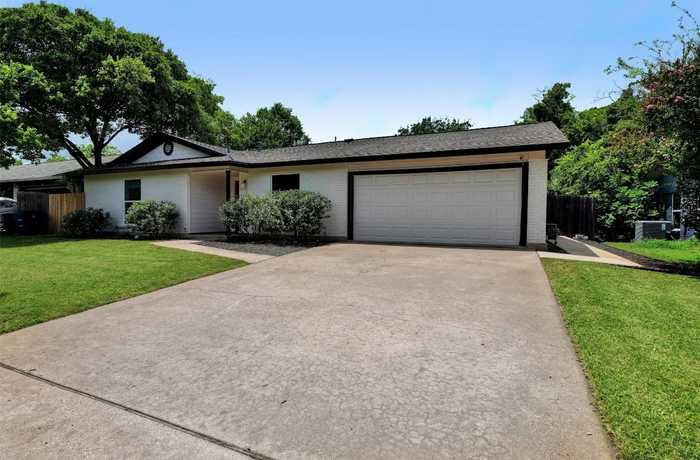 photo 2: 9008 W Pointer Lane, Austin TX 78758