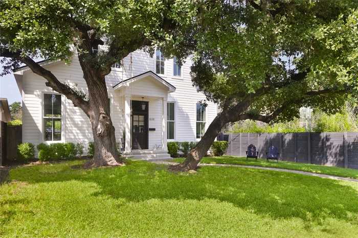 photo 1: 810 W Live Oak Street, Austin TX 78704