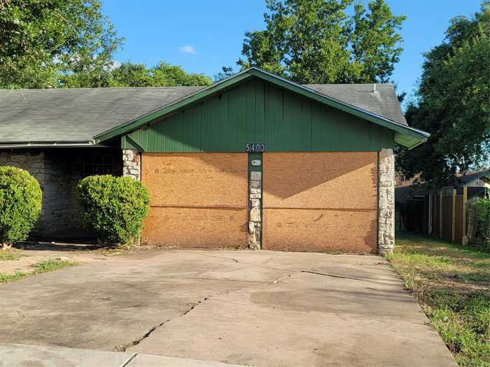 photo 1: 5403 Village Lane, Austin TX 78744