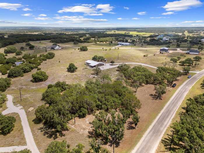 photo 2: 820 Blackbuck Ridge Drive, Lampasas TX 76550