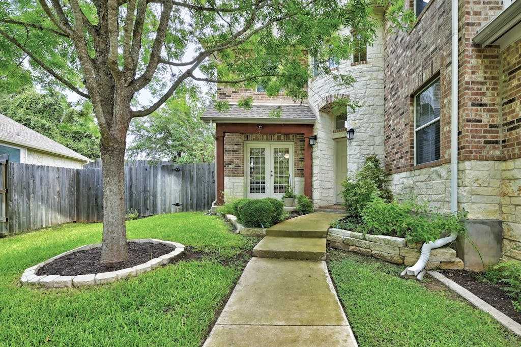 photo 2: 12912 Appaloosa Chase Drive, Austin TX 78732