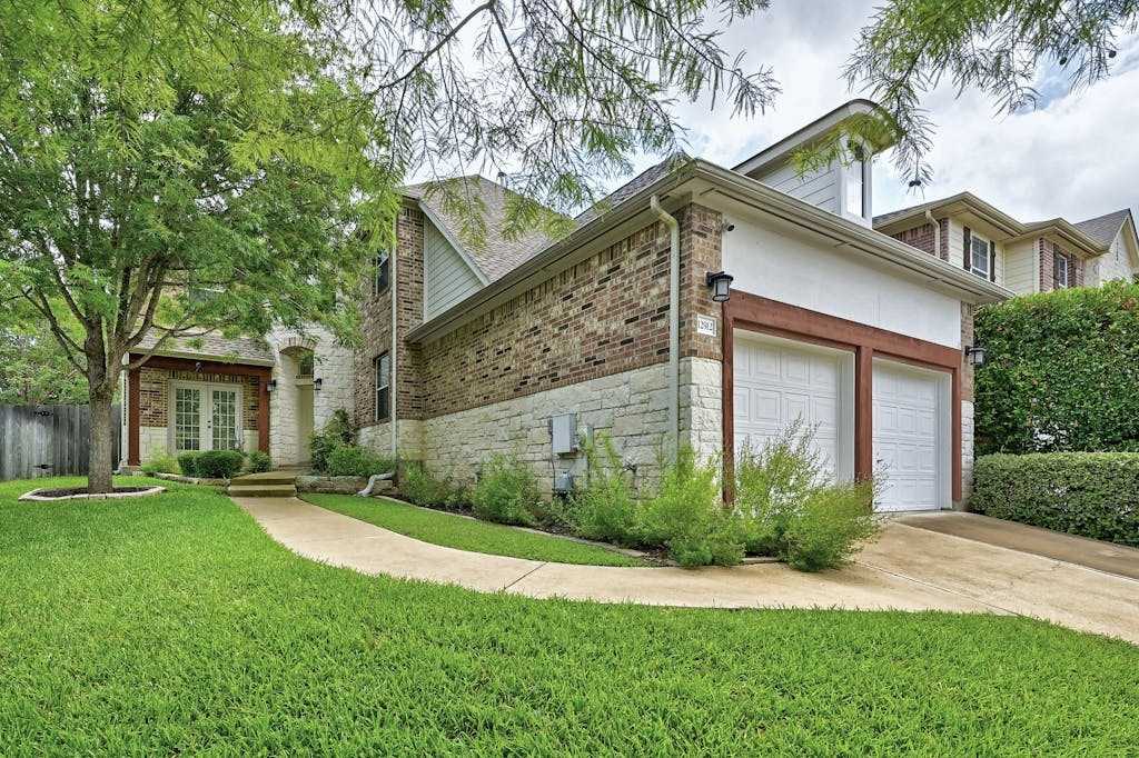 photo 3: 12912 Appaloosa Chase Drive, Austin TX 78732