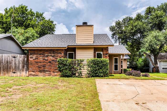 photo 2: 8006 Clydesdale Drive, Austin TX 78745