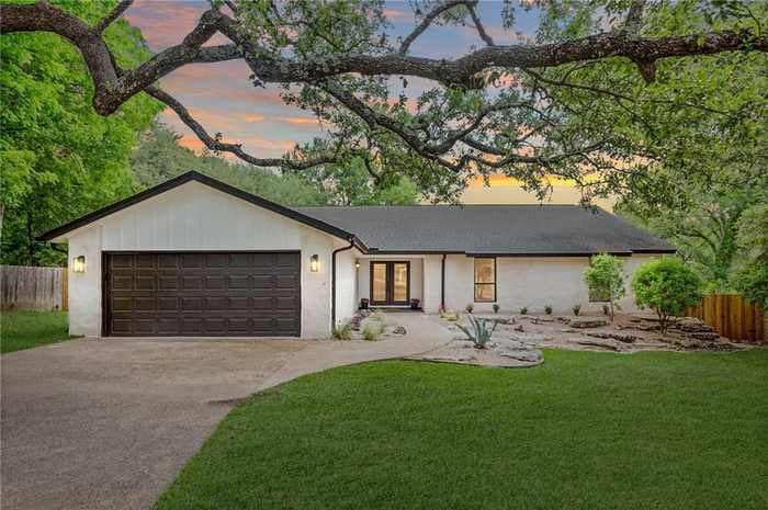 photo 2: 4702 Scottish Woods Cove, Austin TX 78746