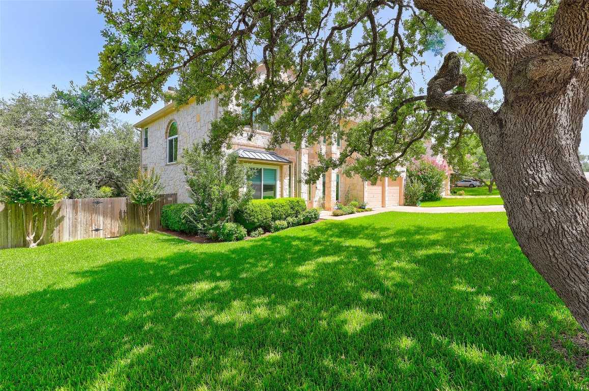 photo 2: 12052 Tulare Drive, Austin TX 78738