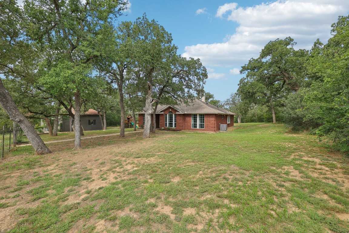 photo 3: 323 Shady Oaks Loop, Cedar Creek TX 78612