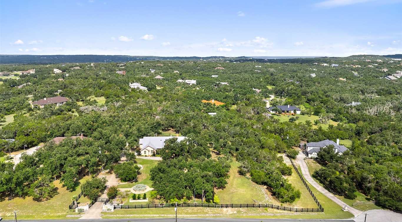 photo 3: 116 Horseshoe Drive, Dripping Springs TX 78620