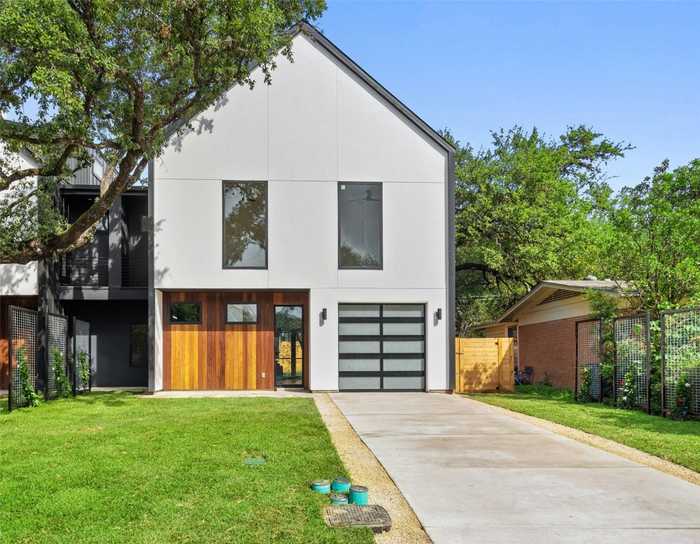 photo 2: 4505 Shoal Creek Boulevard, Austin TX 78756